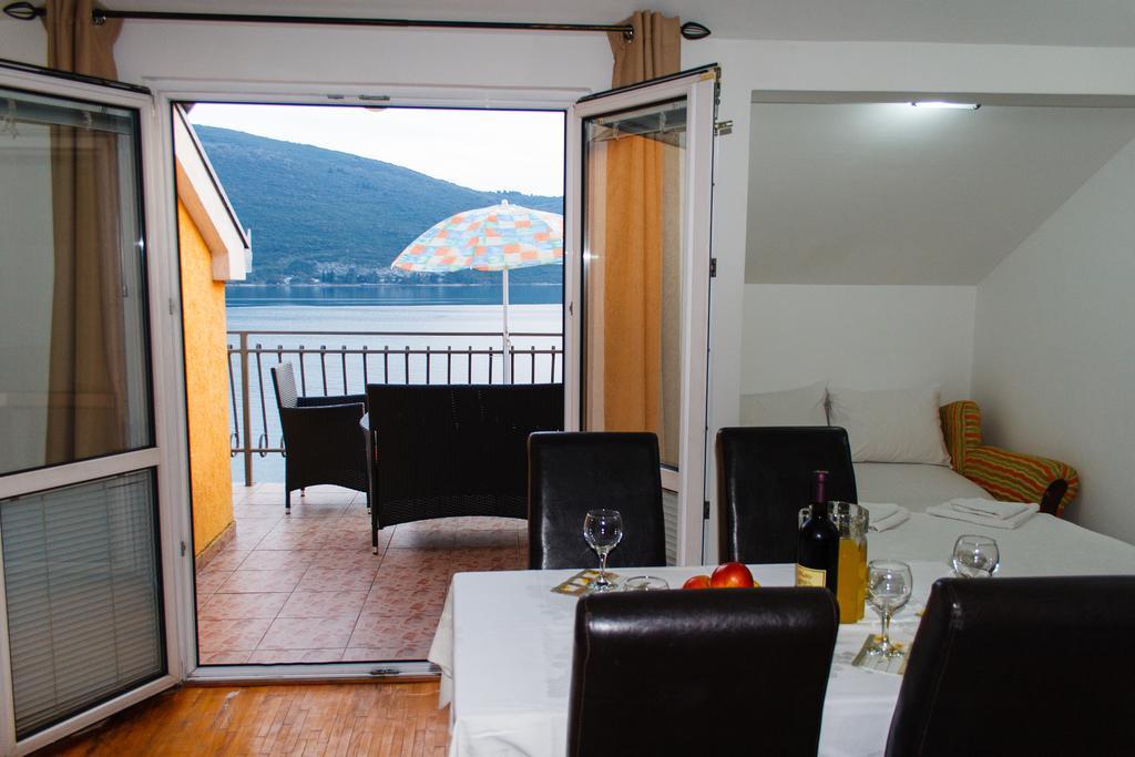Villa Angelina Херцег Нови Екстериор снимка